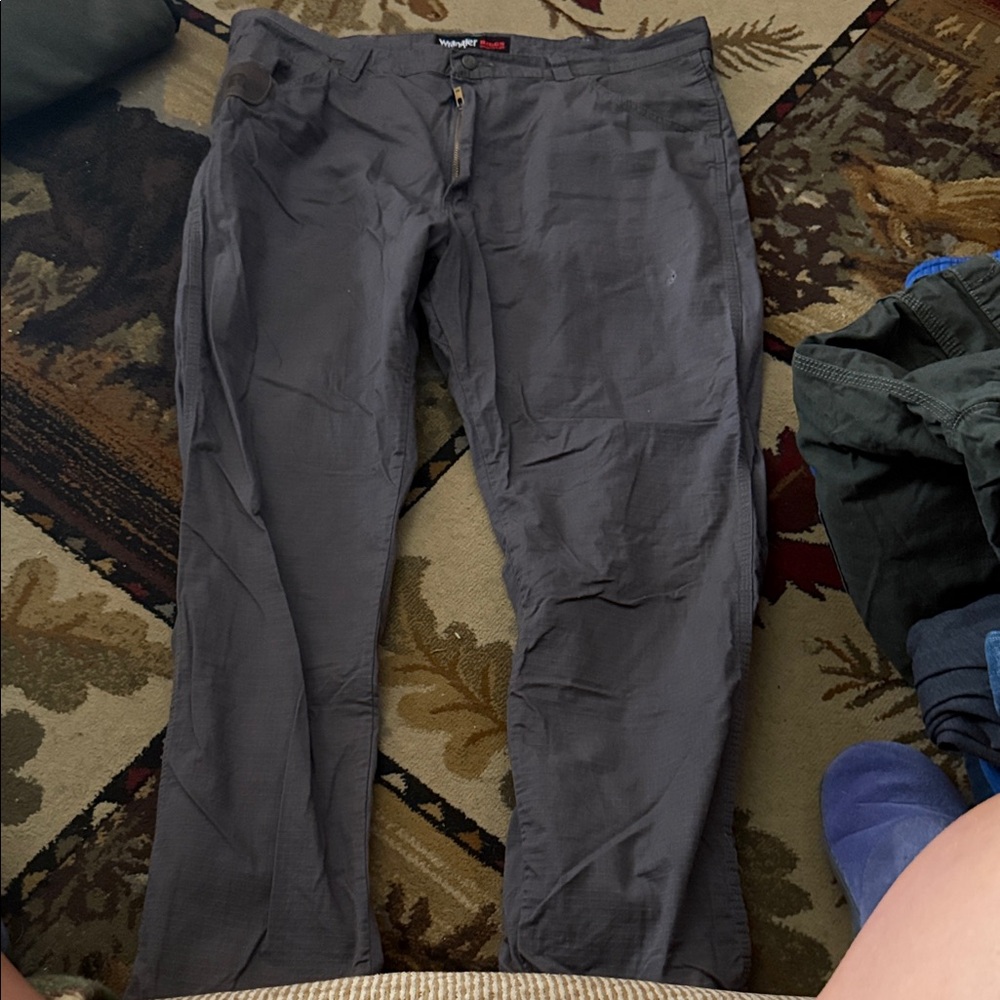 Wrangler Men's Charcoal khakis W 42 L 34